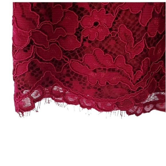 DRAPER JAMES Lace V-Neck Bell Sleeve Blouse in Deep Berry Size 8 - Picture 8 of 11